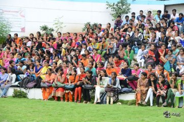 Mahnubhavudu Movie 2nd Song Launch At Vignan College